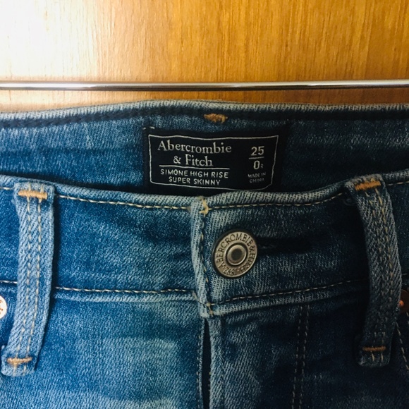 Blue Ripped Jeans - Picture 3 of 4